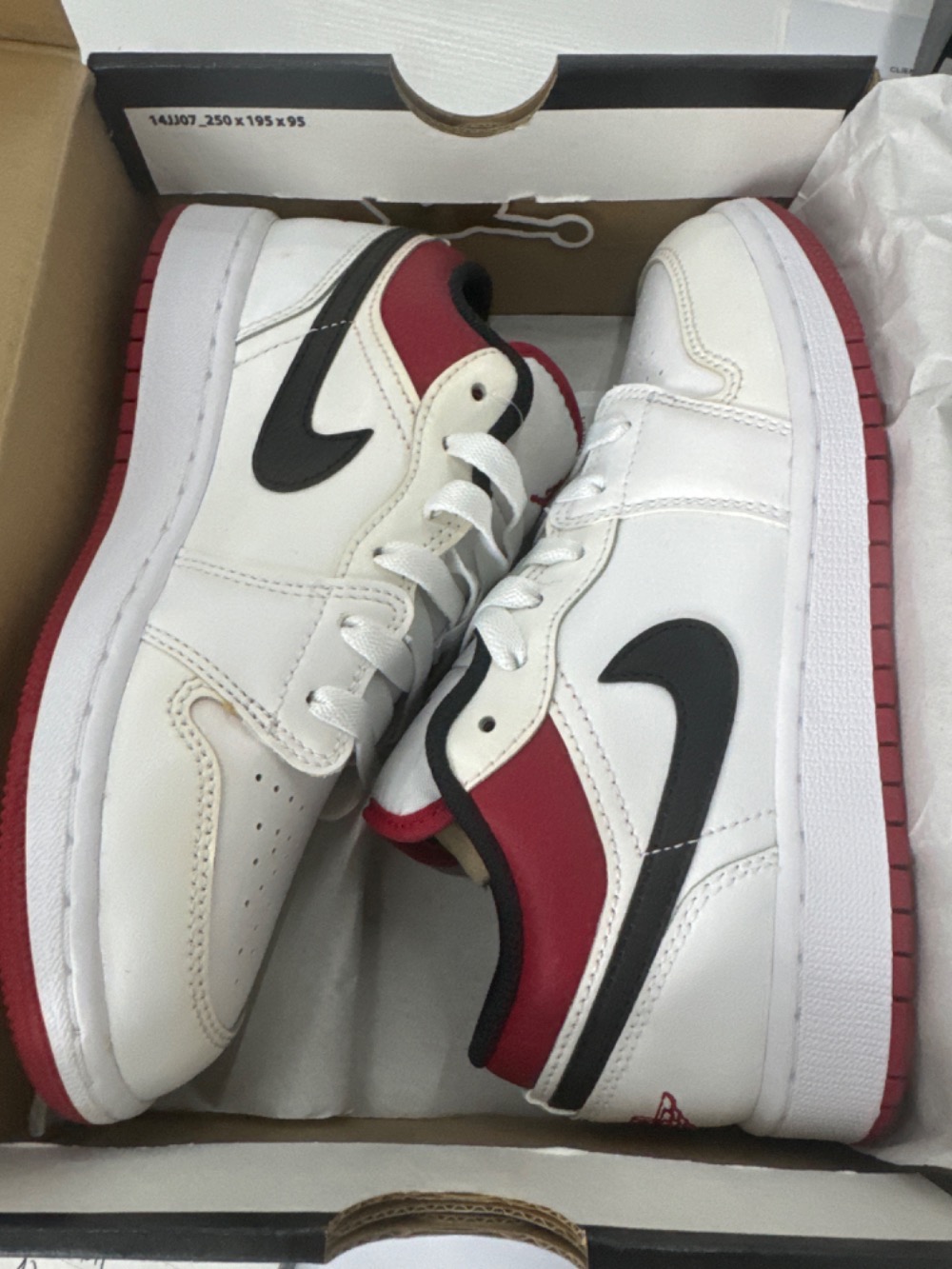 Air Jordan 1 Low White University Red — 34, Novo