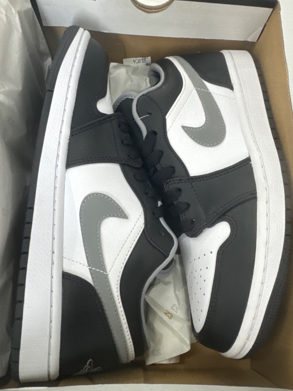 Air Jordan 1 Low Black Medium Grey — 39, Novo