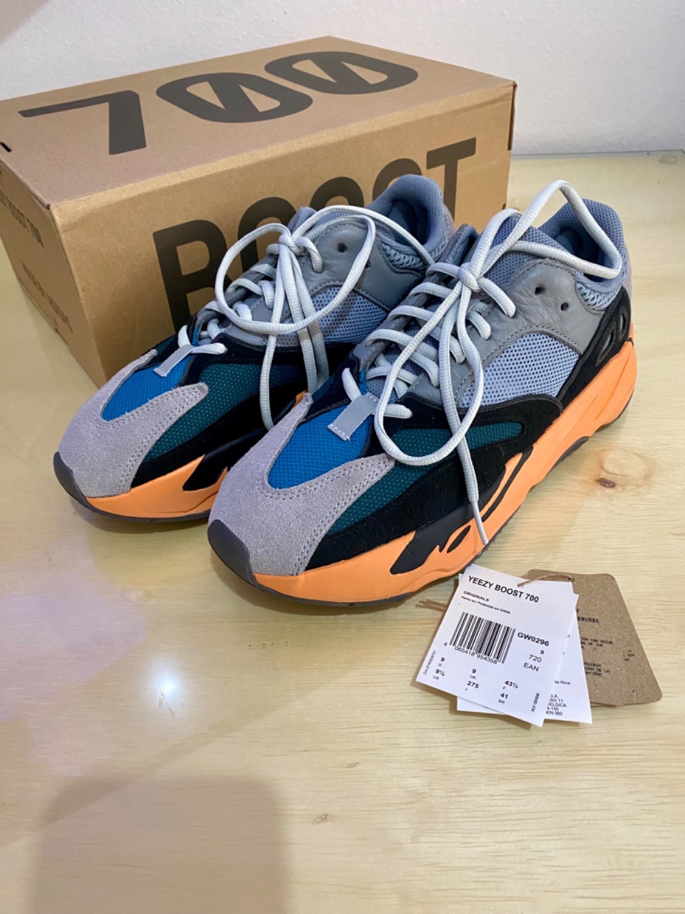 Yeezy Boost 700 V1 Wash Orange — 41, Usado