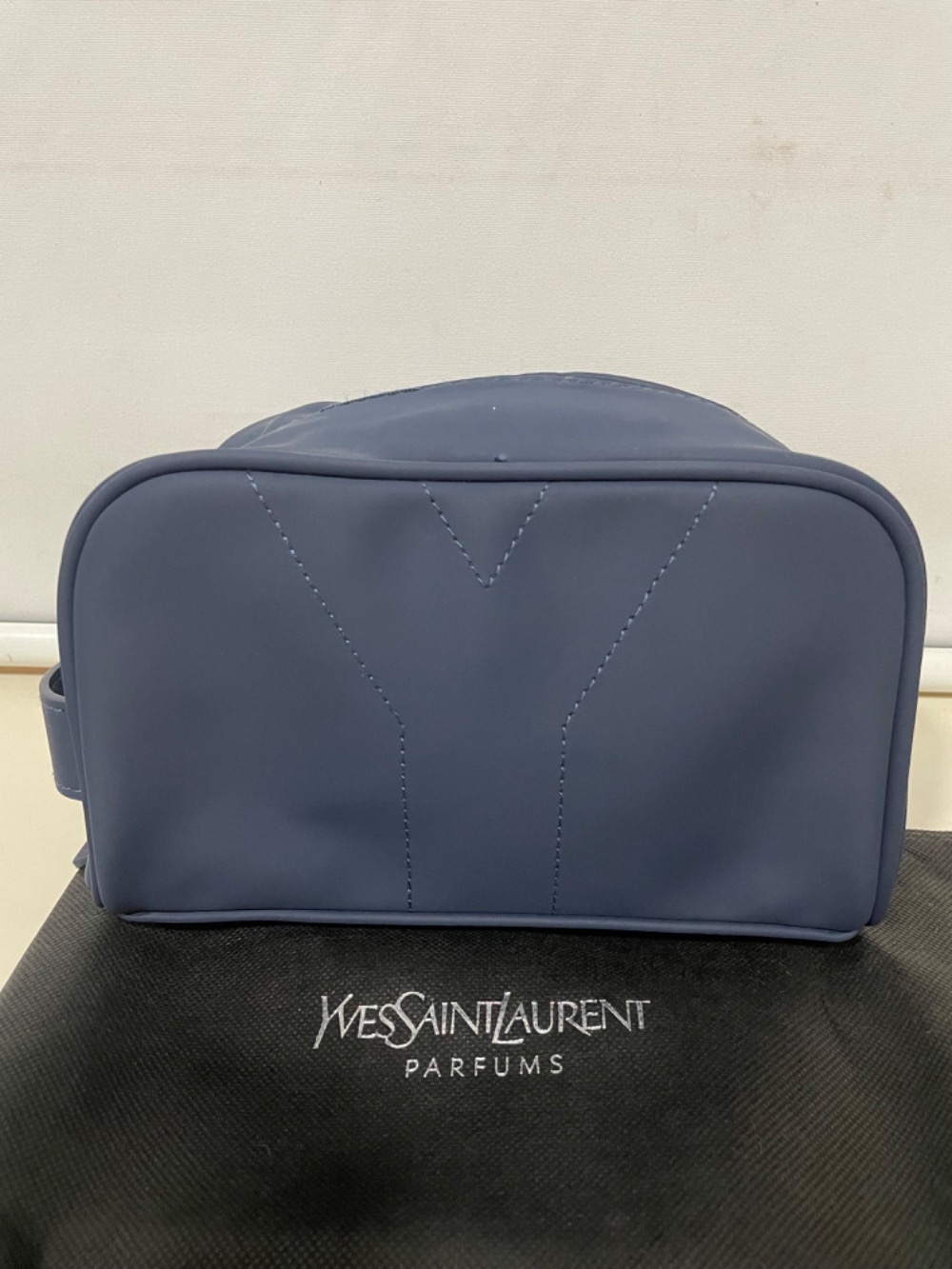 Necessaire Yves Saint Laurent Parfums Azul Nova