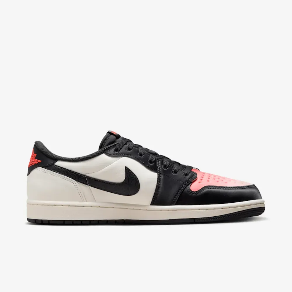 Paris Saint-Germain x Air Jordan 1 Low Sail and Off Noir foto 1