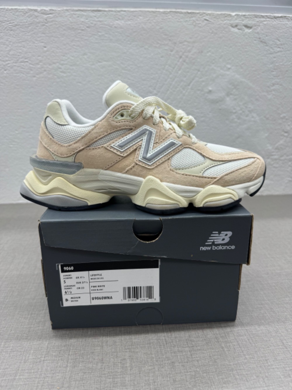 New Balance 9060 Vintage Rose Sea Salt — 35, Novo