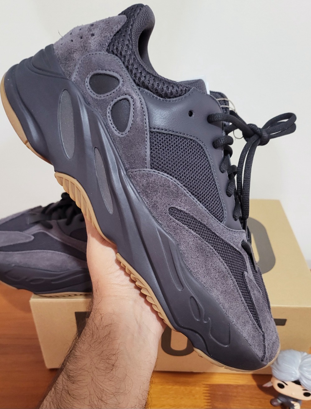 Yeezy 700 V1 Utility Black (2023) — 46, Novo