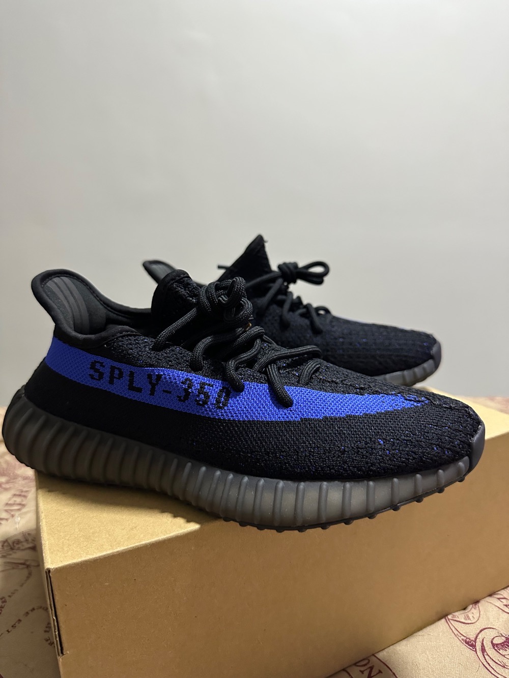 Yeezy Boost 350 V2 Dazzling Blue — 36, Novo