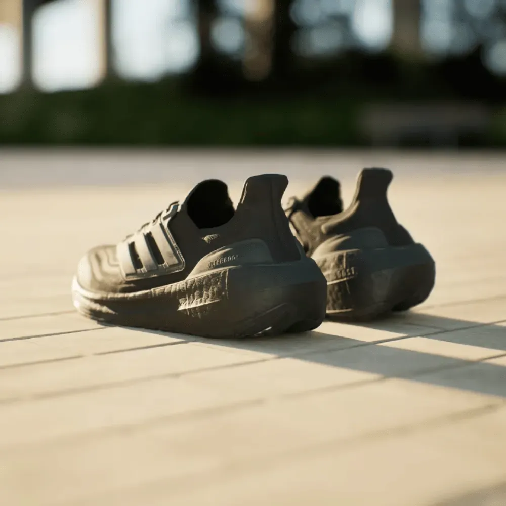 adidas Ultraboost Light 23 Triple Black foto 3