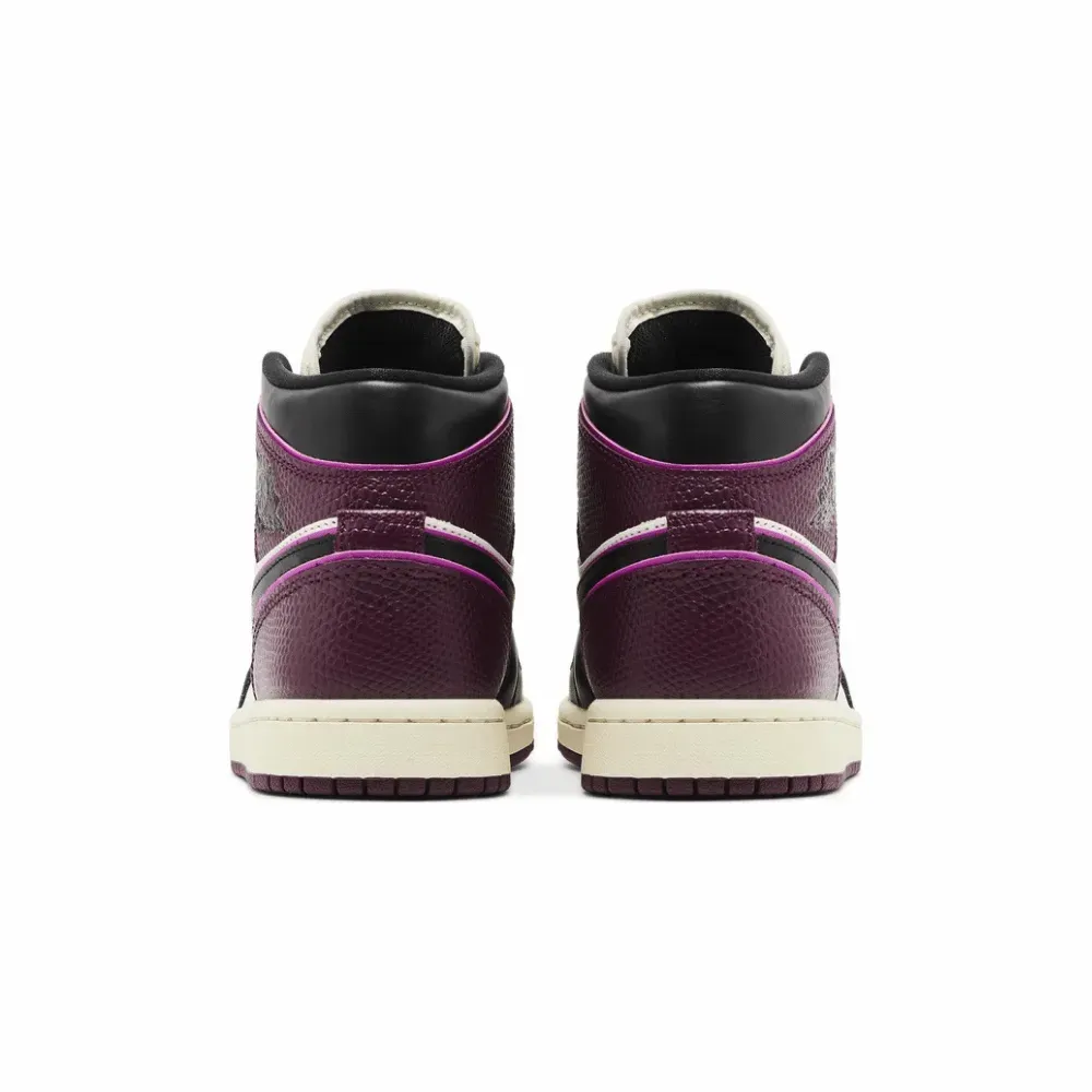 Air Jordan 1 Mid SE Bordeaux foto 2