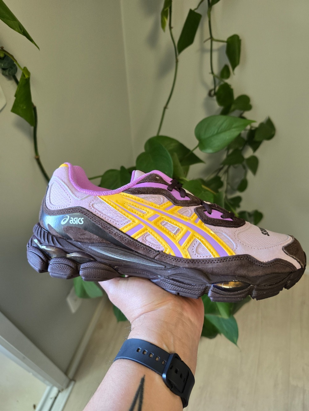 Pleasures x Asics Gel-NYC Barely Rose — 40, Novo