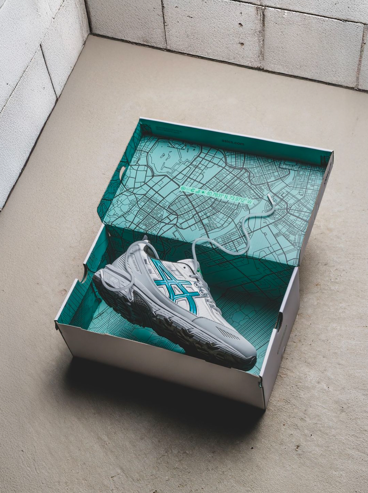 Hidden NY e ASICS Lançam Gel Venture 6 Shield Exclusivo no ComplexCon