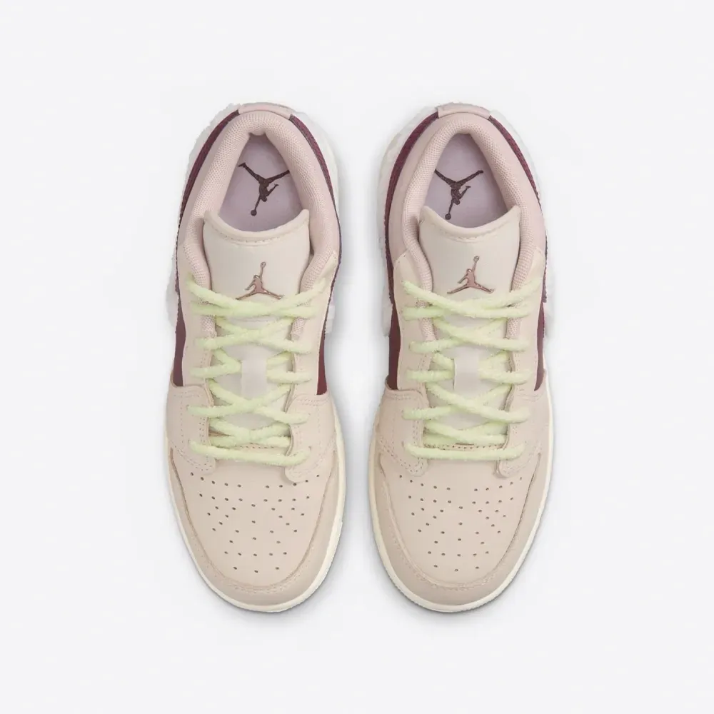 Jordan 1 Low SE Fur Swoosh Pink Oxford foto 2