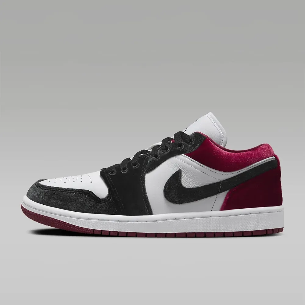 Imagem Air Jordan 1 Low SE Velvet Black Toe