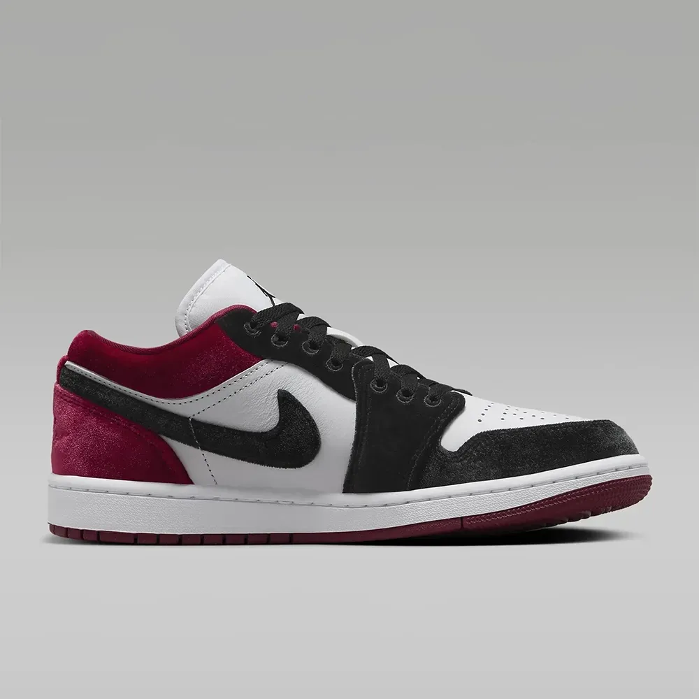 Imagem Air Jordan 1 Low SE Velvet Black Toe