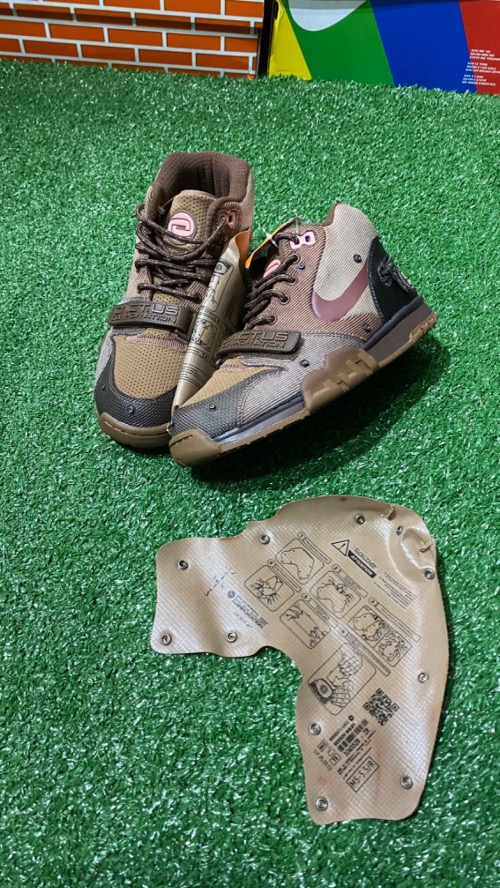Travis Scott x Nike Air Trainer Archeo Brown and Rusty Pink — 36, Novo