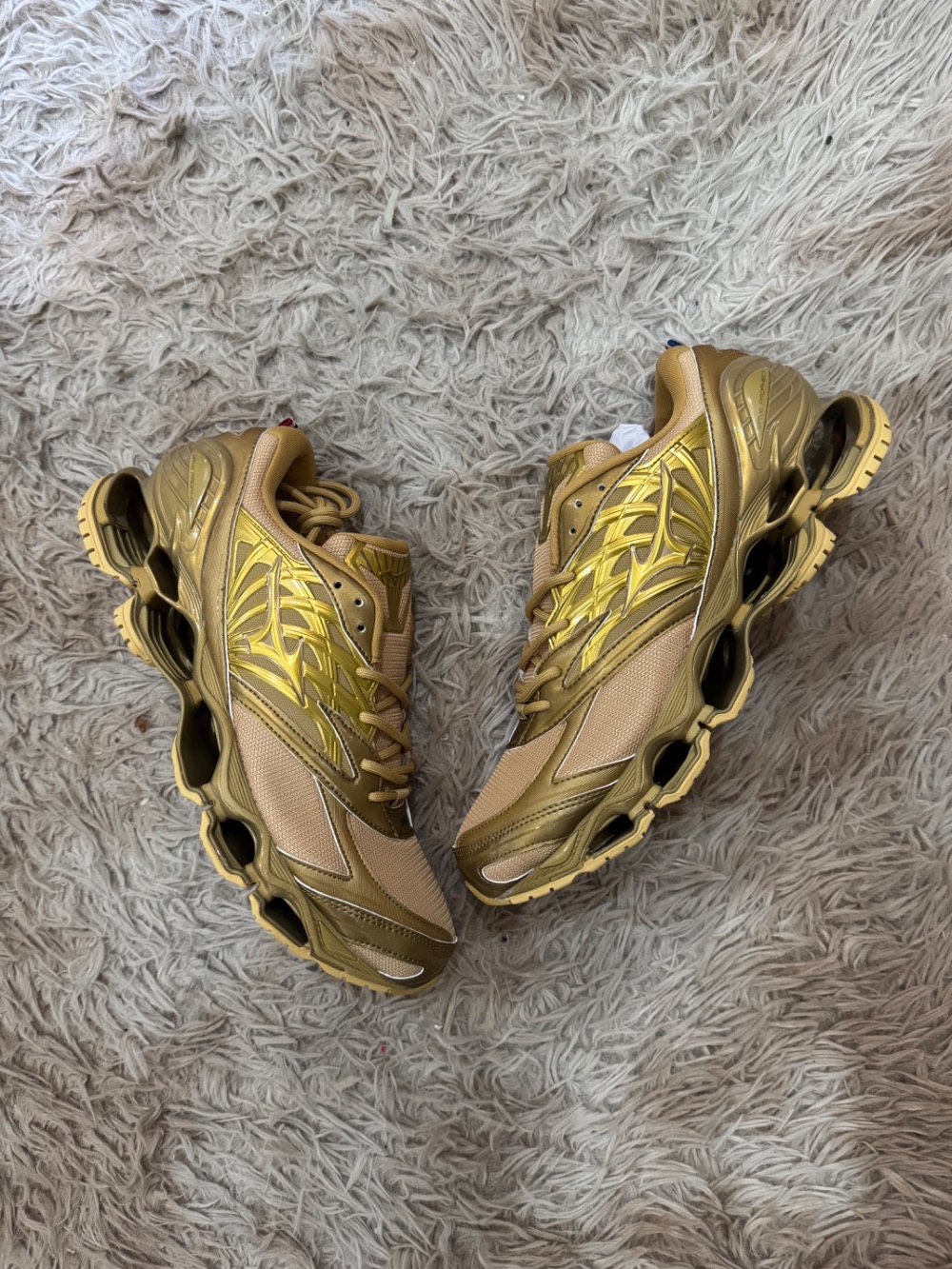 Shinzo x Mizuno Wave Prophecy LS Gold