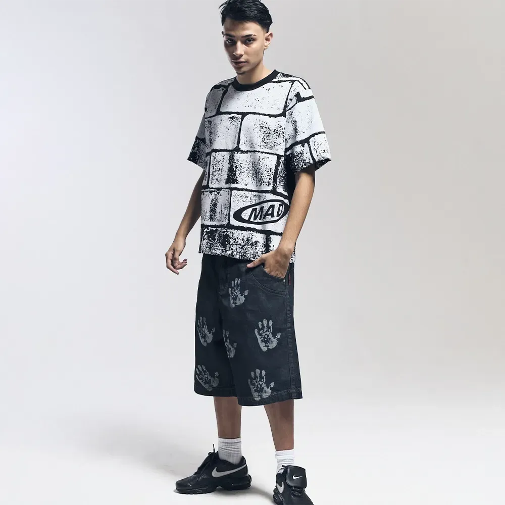 Imagem Camiseta Mad Enlatados Muralha Preta