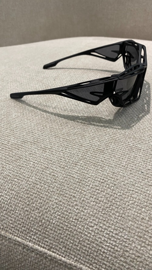 Givenchy Óculos de Sol Giv Cut Cage Preta