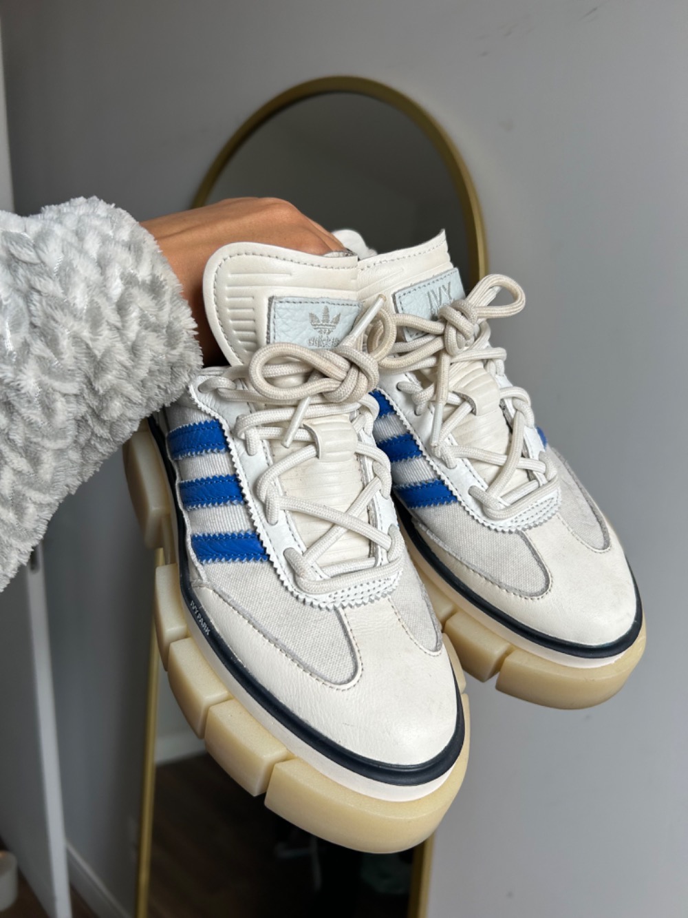 Ivy Park x Adidas Super-Sleek Glow Blue — 33, Usado