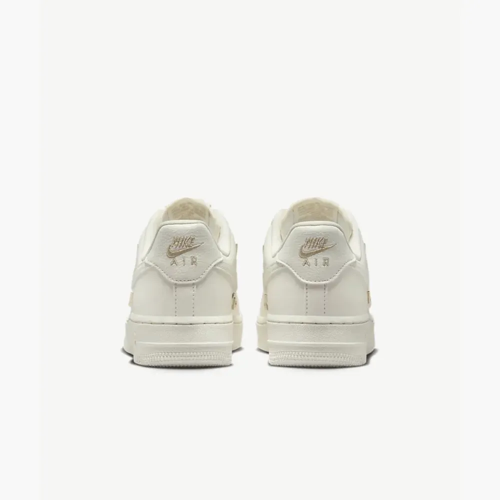 Nike Air Force 1 Low LX CN Sail Gold Mini Swooshes foto 4