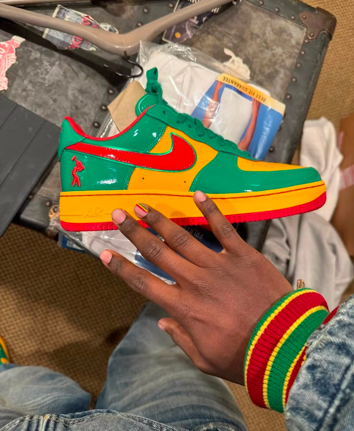 Lil Yachty revive o streetwear dos anos 2000 com novo Nike Air Force 1 inspirado na BAPE