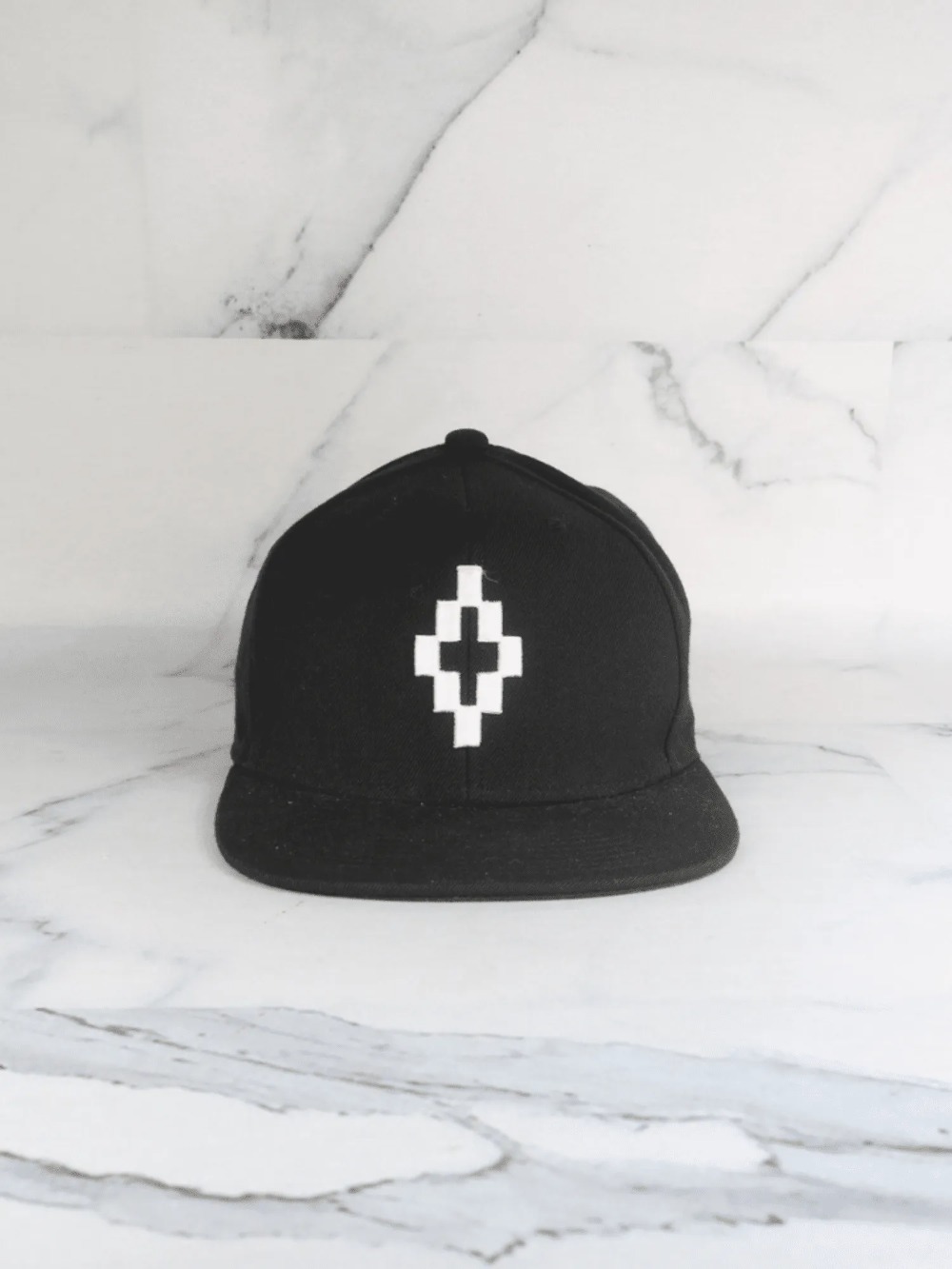 Boné Marcelo Burlon Basic Logo Preto