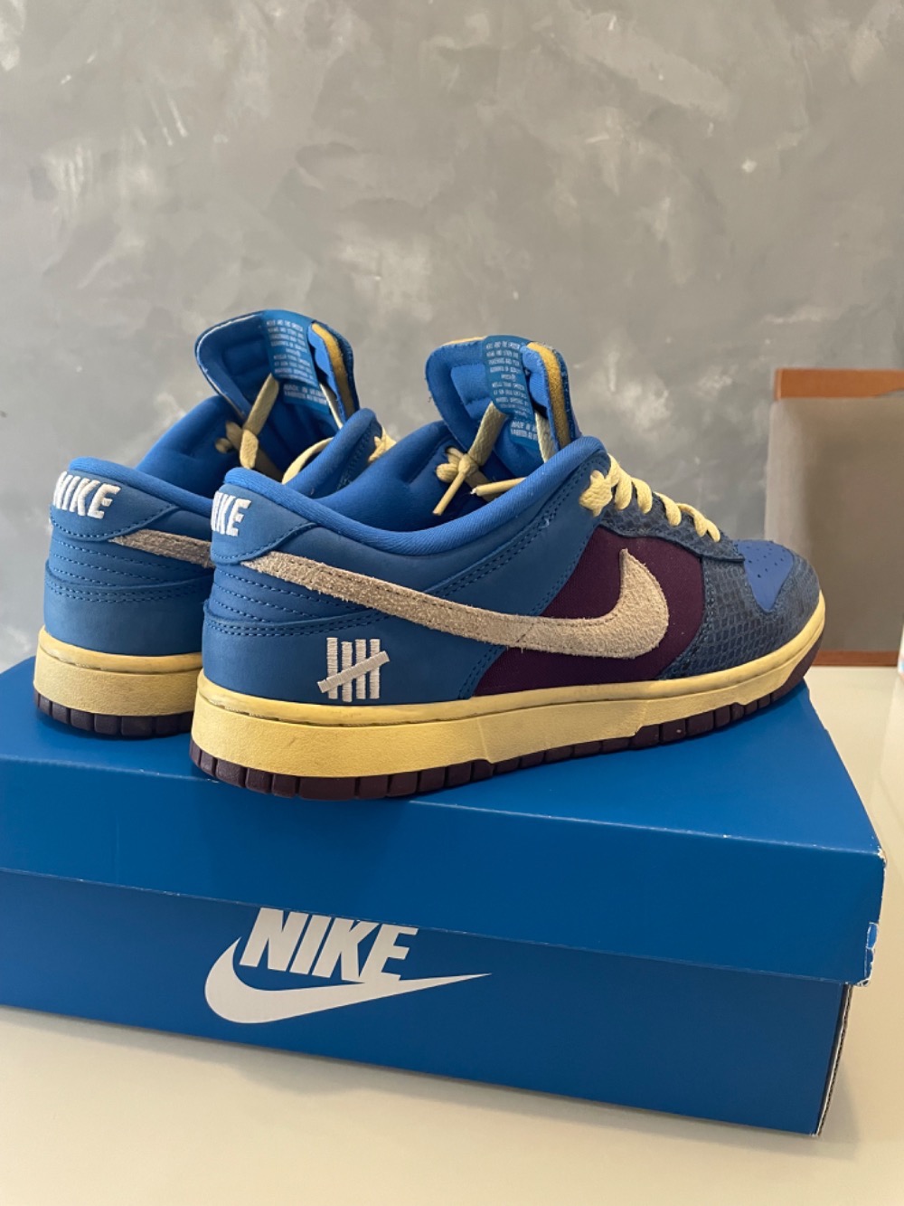 Undefeated x Nike Dunk Low SP 5 On It — 40.5, Usado