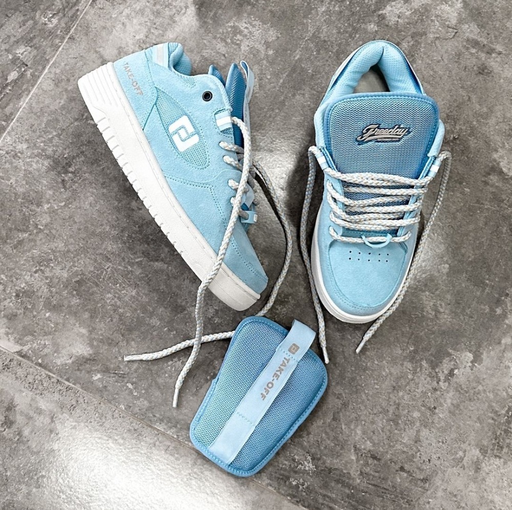 Freeday x TAKE-OFF Switch Azul Lunar