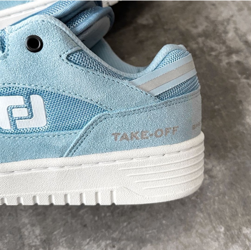 Freeday x TAKE-OFF Switch Azul Lunar