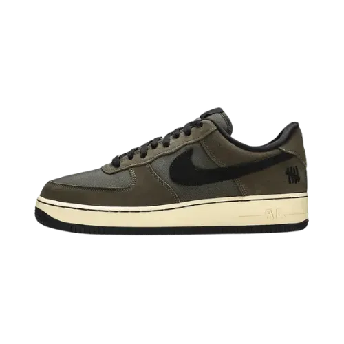 Undefeated x Nike Air Force 1 Low SP Ballistic Dunk vs. AF1