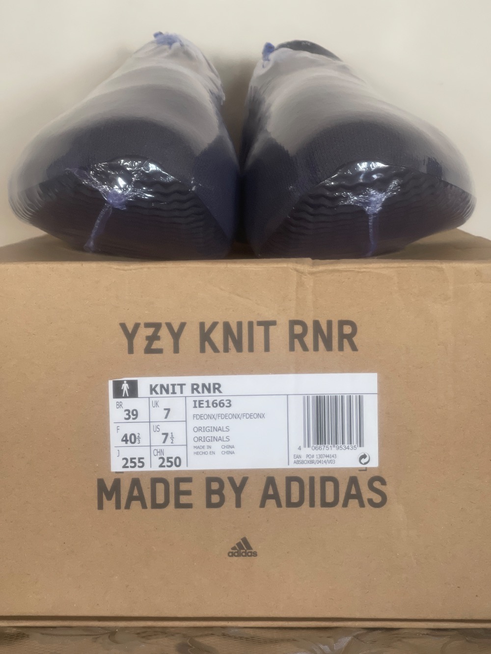 Yeezy Knit Runner Fade Onyx