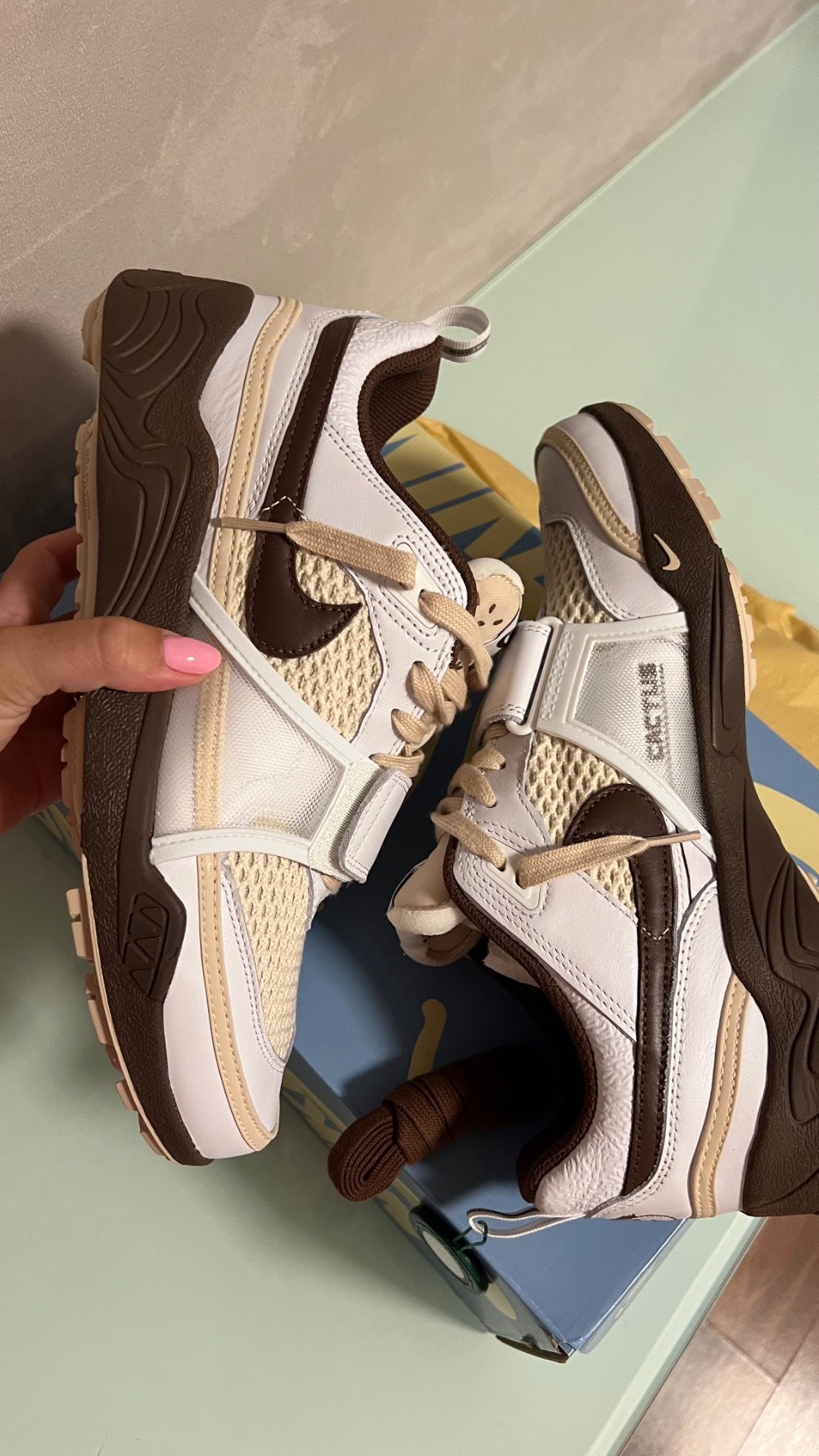 Travis Scott x Nike Zoom Field Jaxx Chocolate
