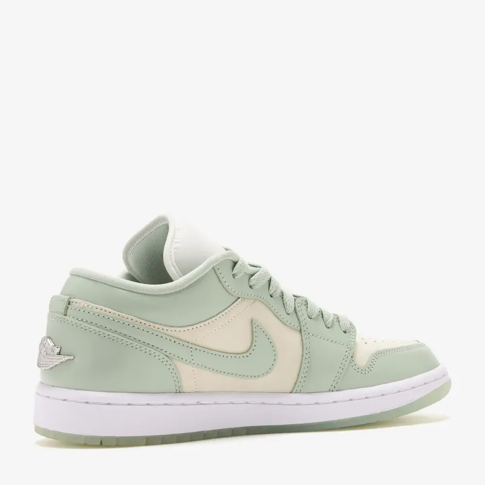 Imagem Air Jordan 1 Low SE Seafoam Sail