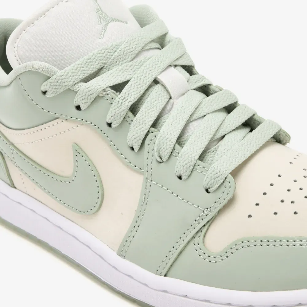 Imagem Air Jordan 1 Low SE Seafoam Sail