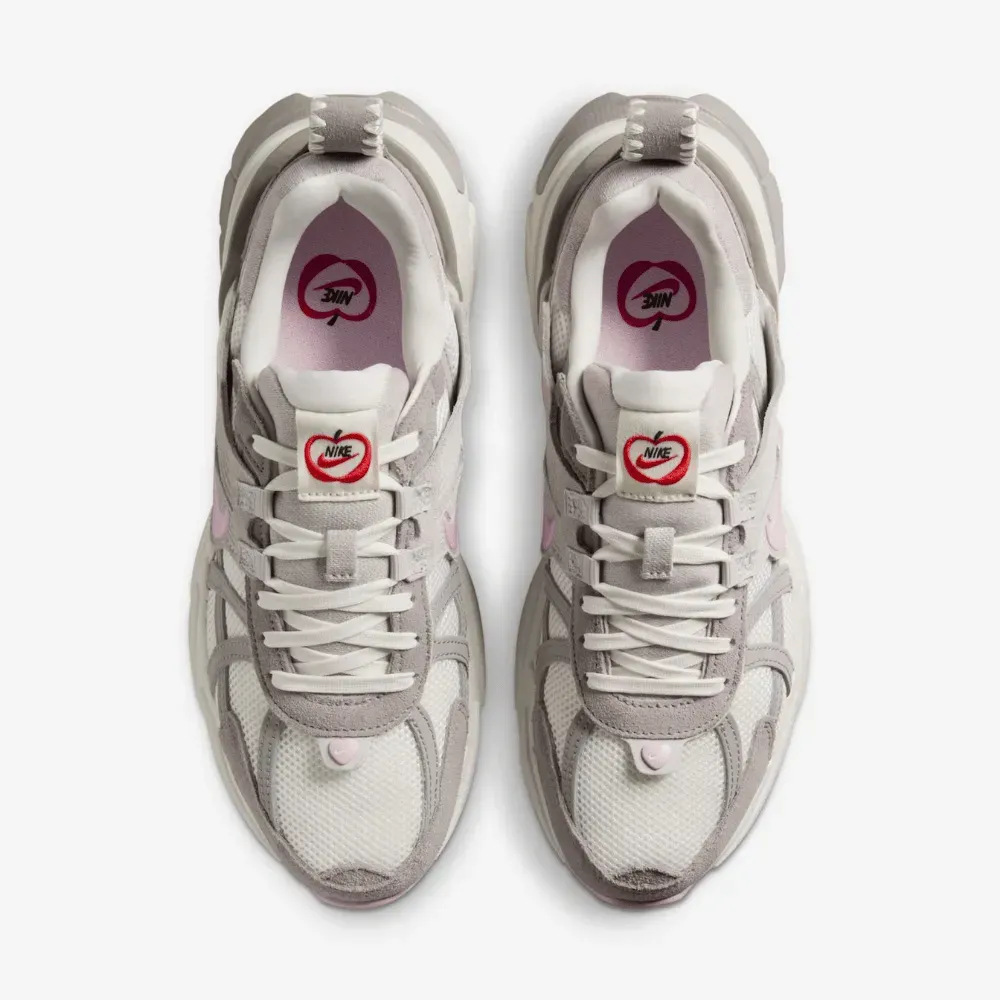 Nike V2K Run Valentine's Day foto 2
