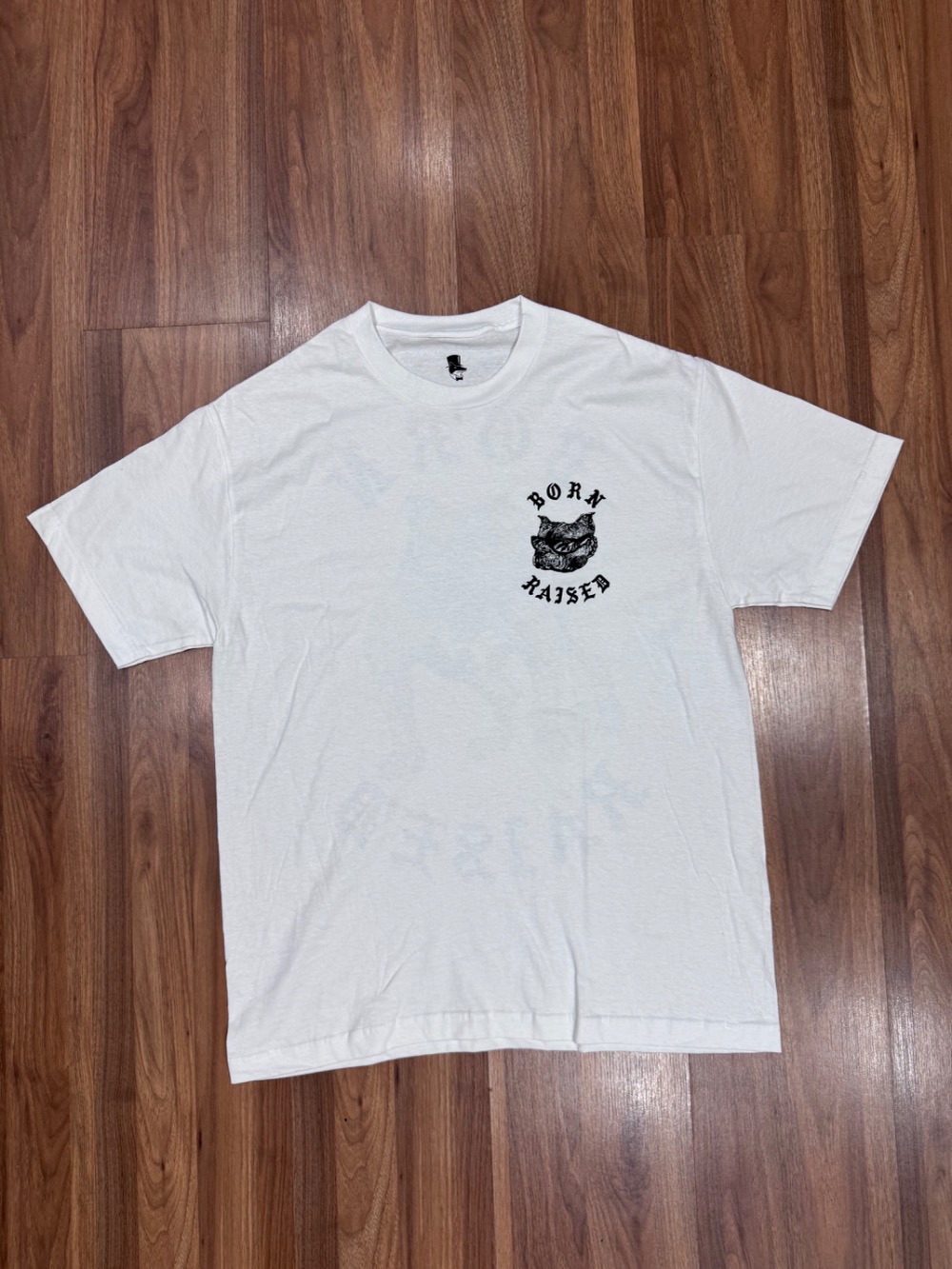 Camiseta Born x Raised Reserve Boardwalk Shark White