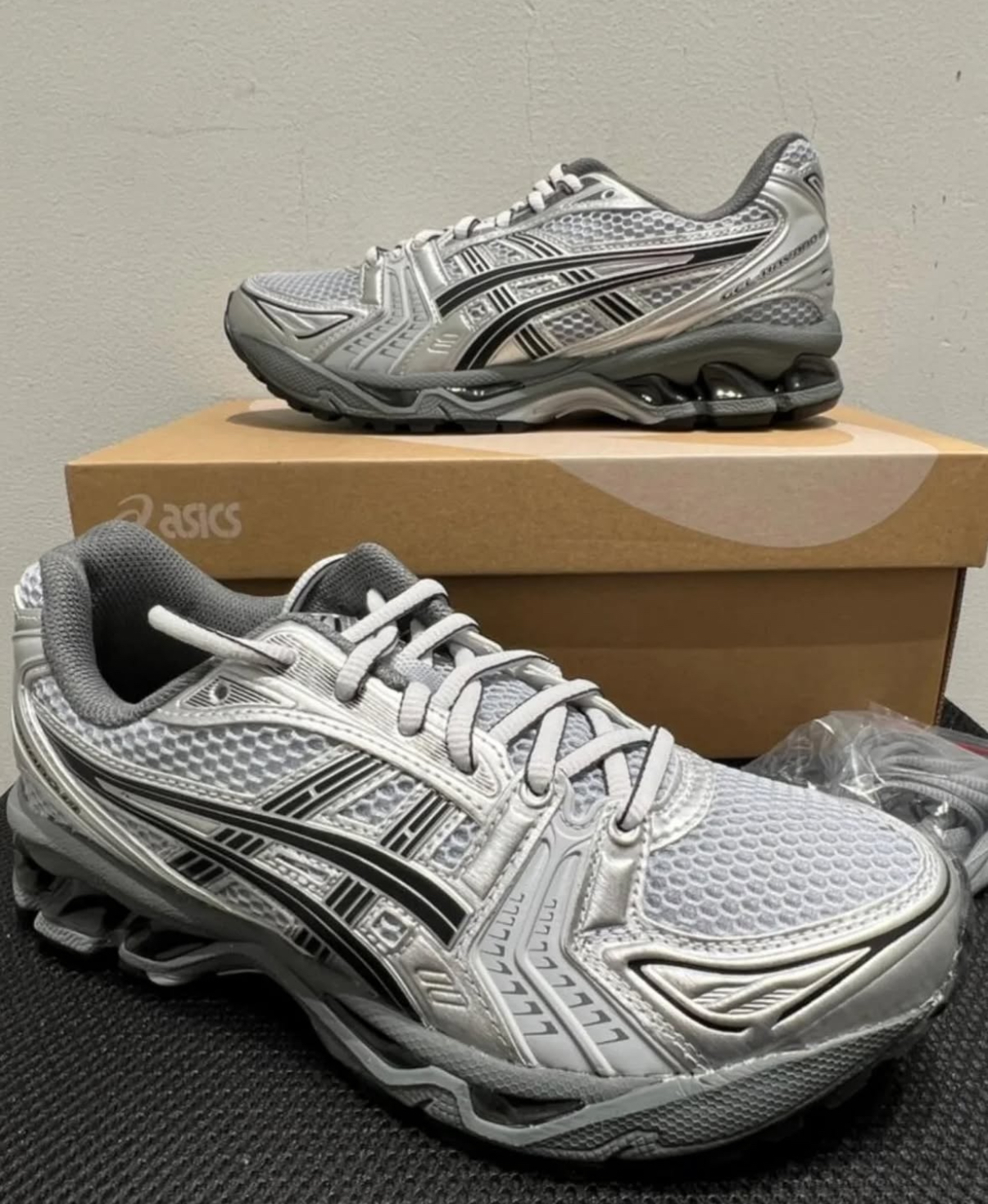 ASICS x Urban Research: GEL-Kayano 14 em nova edição para 2025