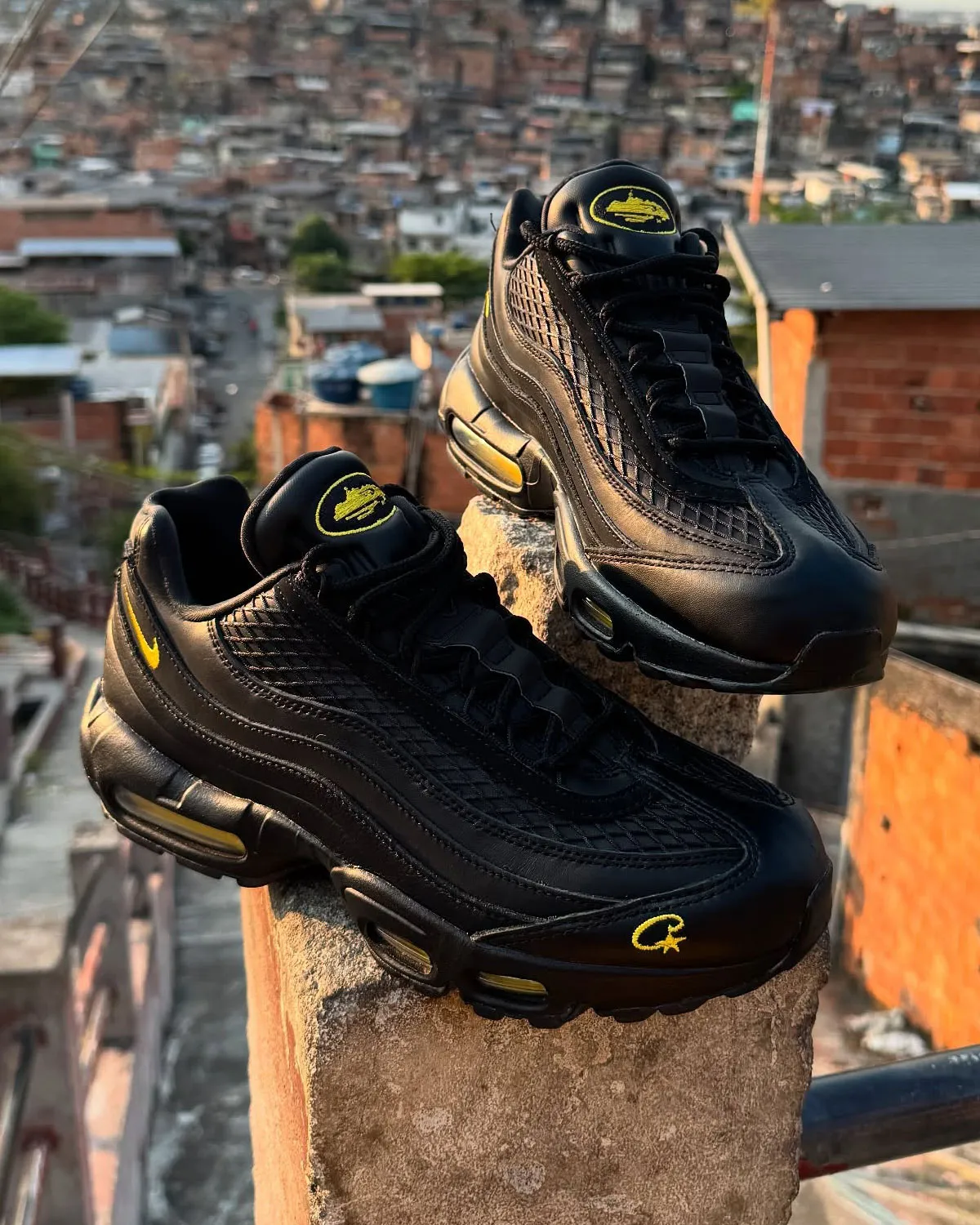 Corteiz x Nike Air Max 95 “Honey Black” chega em abril