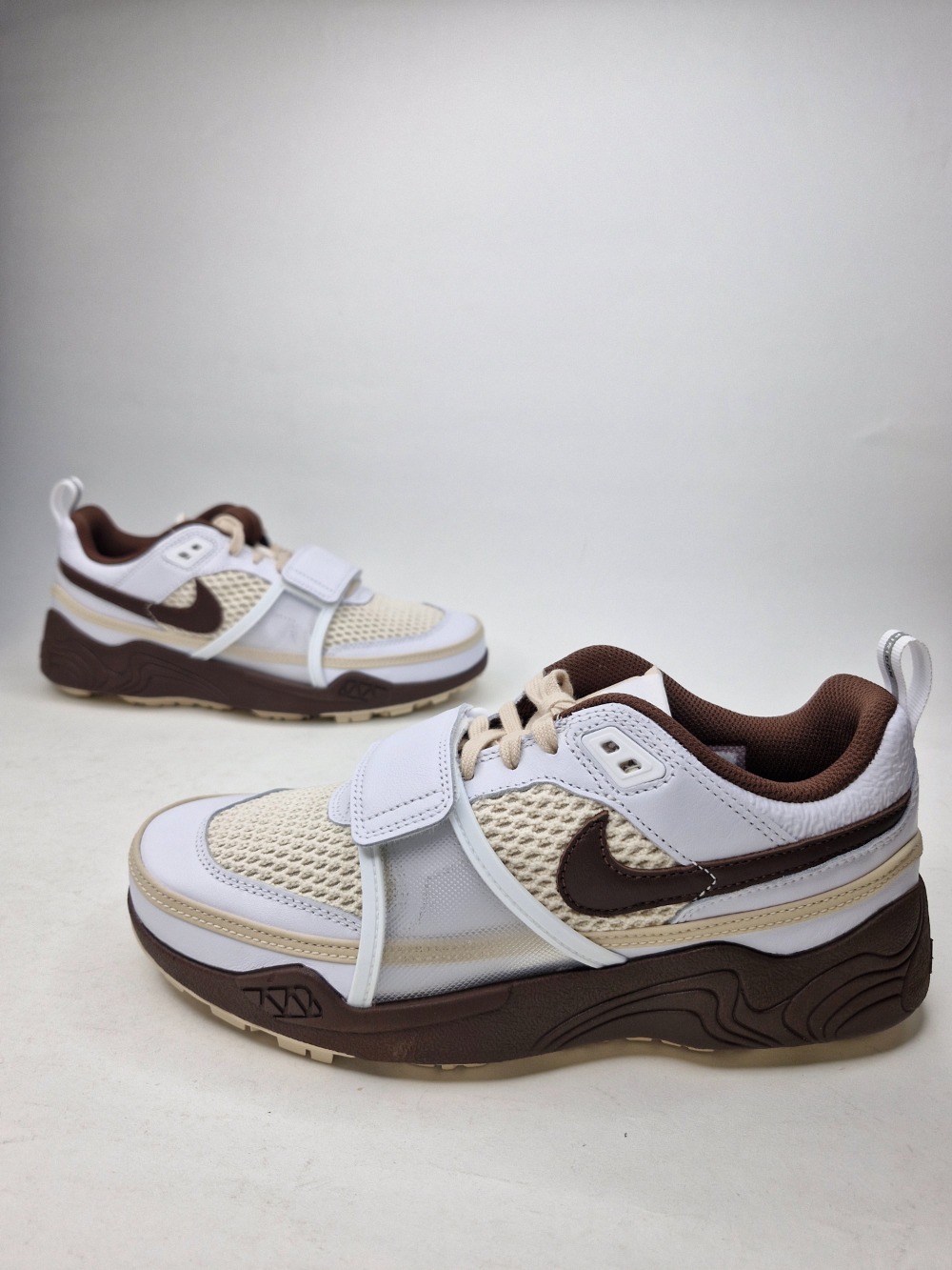 Travis Scott x Nike Zoom Field Jaxx Chocolate