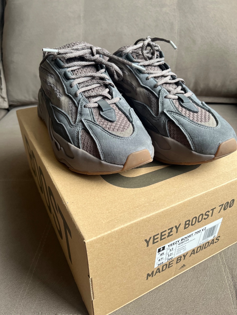 Yeezy Boost 700 V2 Mauve