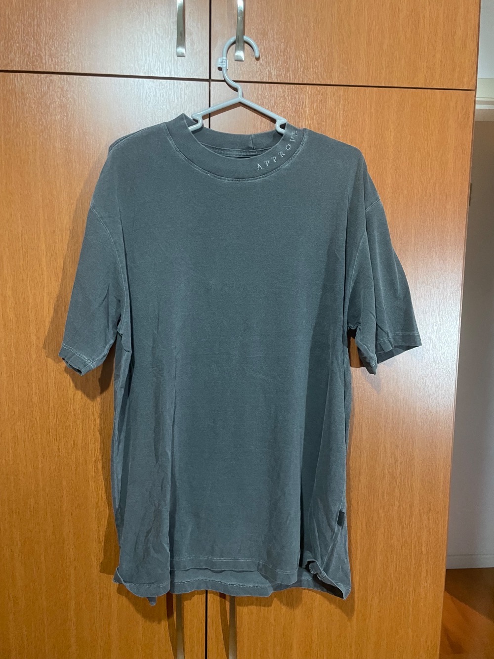 camiseta lisa approve cinza estonado