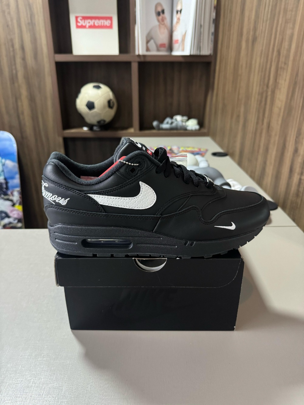 Supreme x Nike Air Max 1 '87 SP Black White — 40.5, Novo