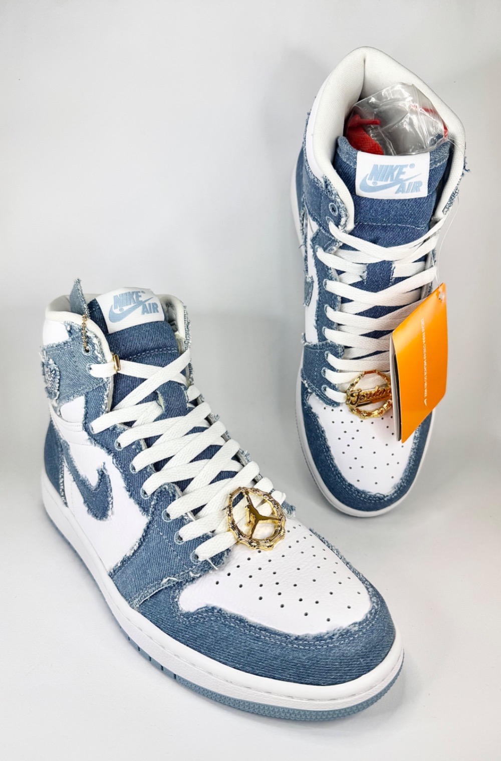 Air Jordan 1 High OG Denim — 40 / 40.5, Novo