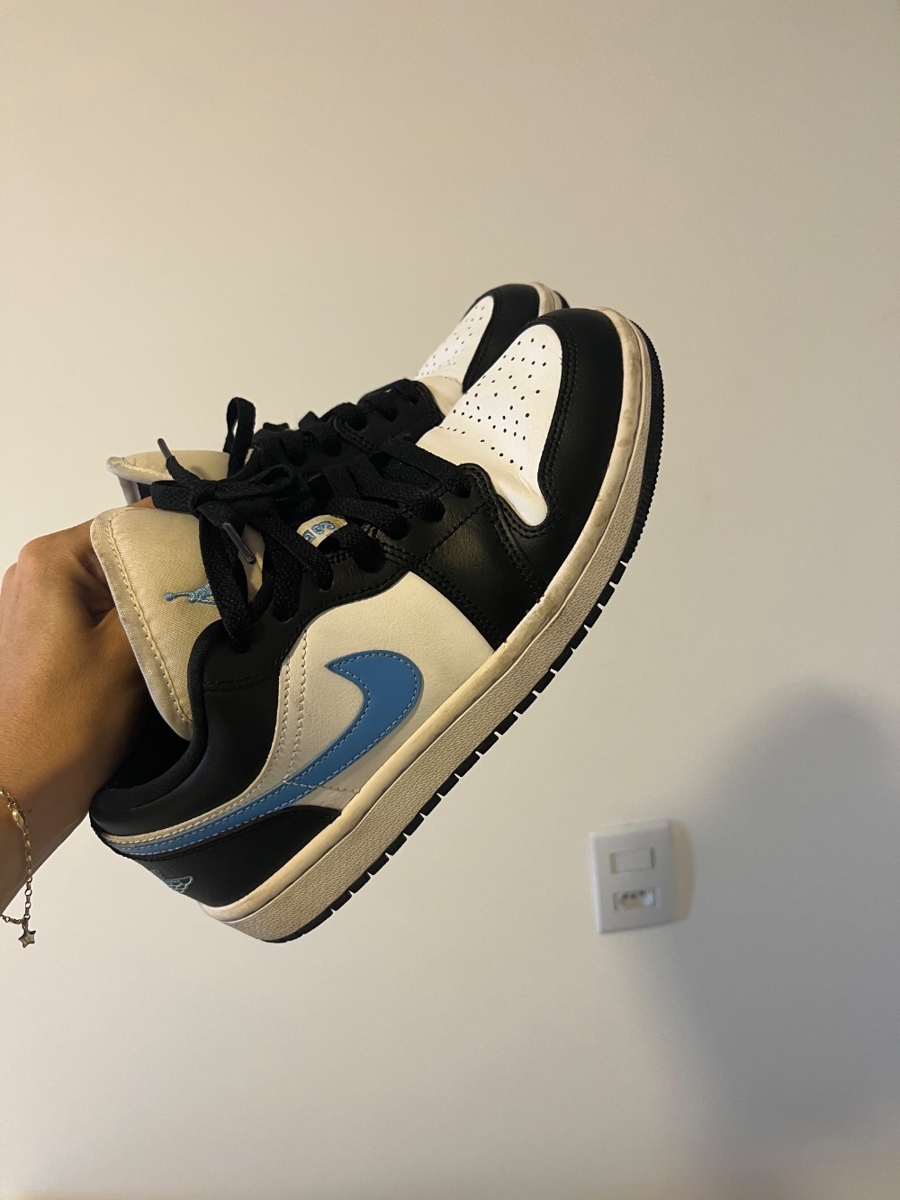 Air Jordan 1 Low Black University Blue — 37, Usado