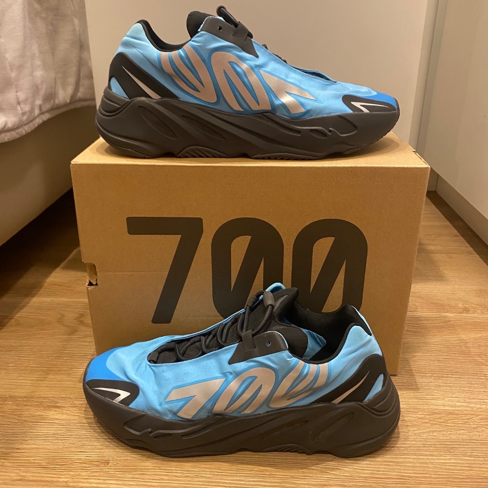 Yeezy Boost 700 MNVN Bright Cyan