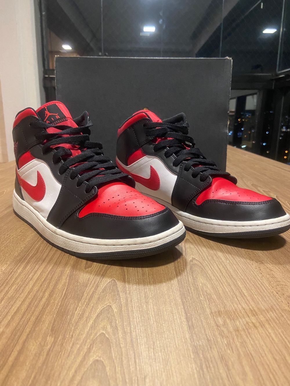 Air Jordan 1 Mid Bred Toe — 44, Usado