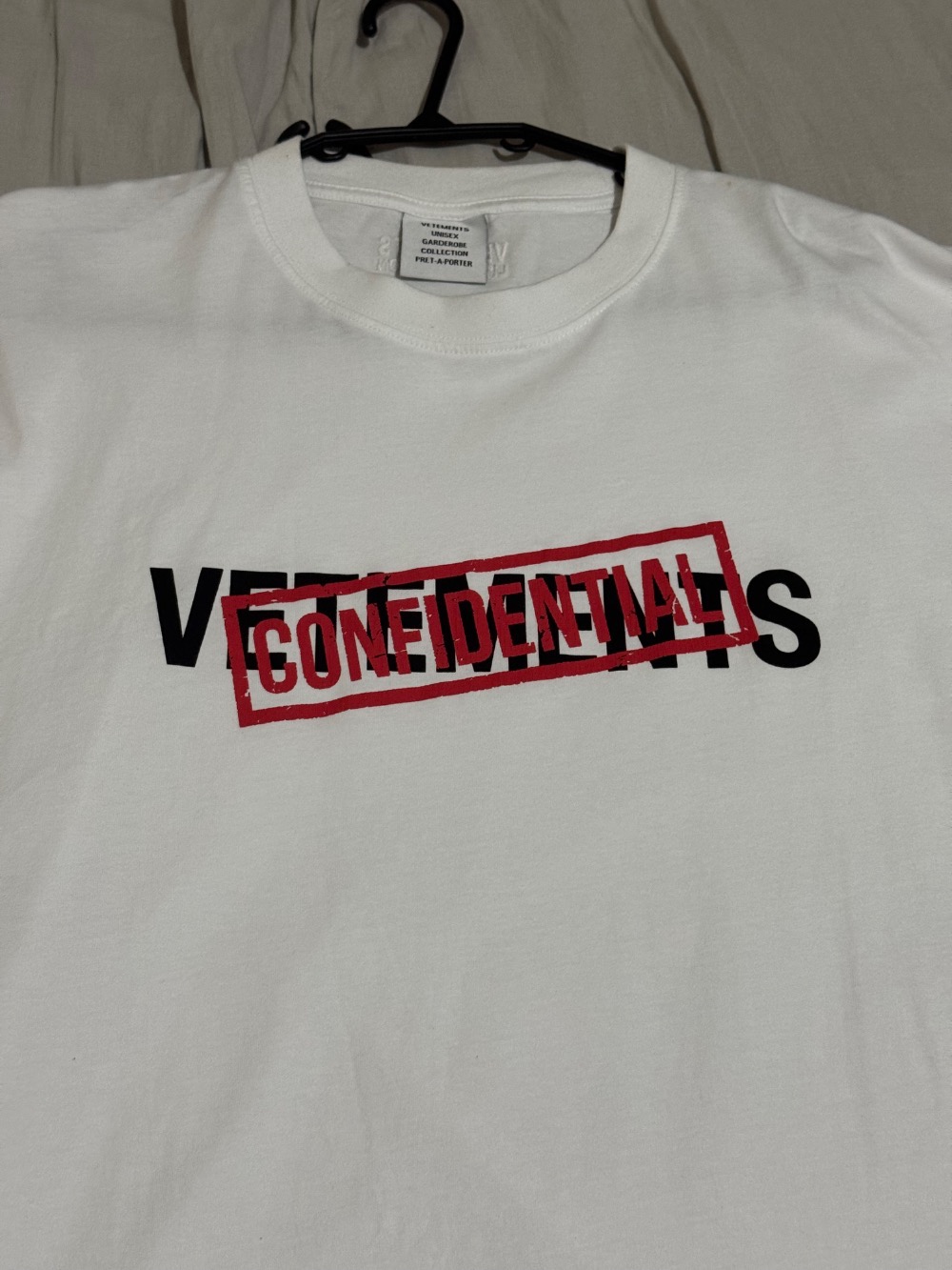 Camiseta Vetements "Confidential" White