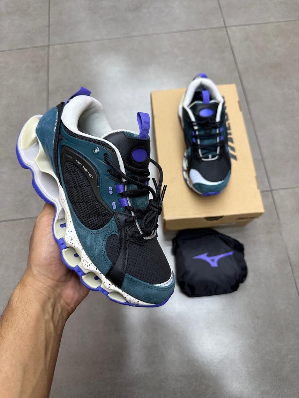 Graphpaper x Mizuno Wave Prophecy Beta 2