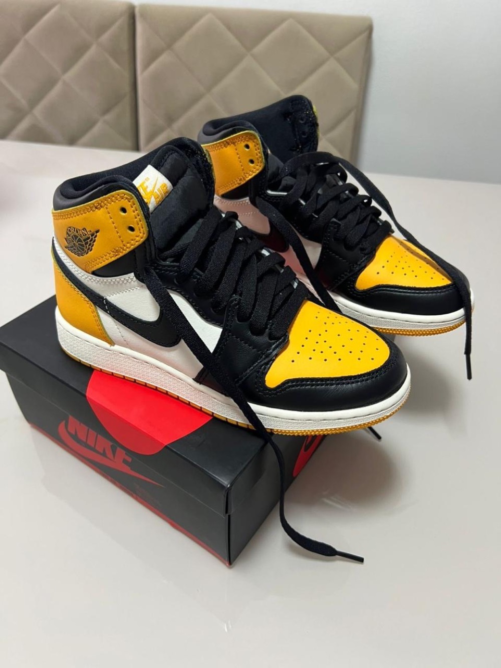 Air Jordan 1 High OG Taxi — 34, Usado