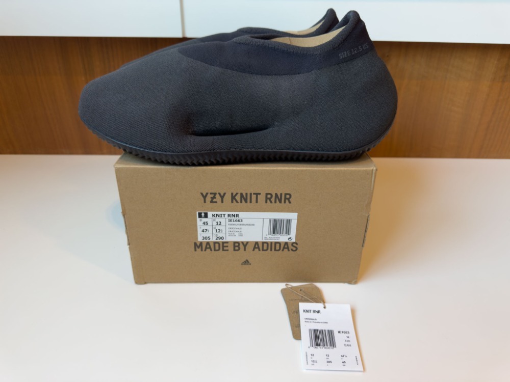 Yeezy Knit Runner Fade Onyx