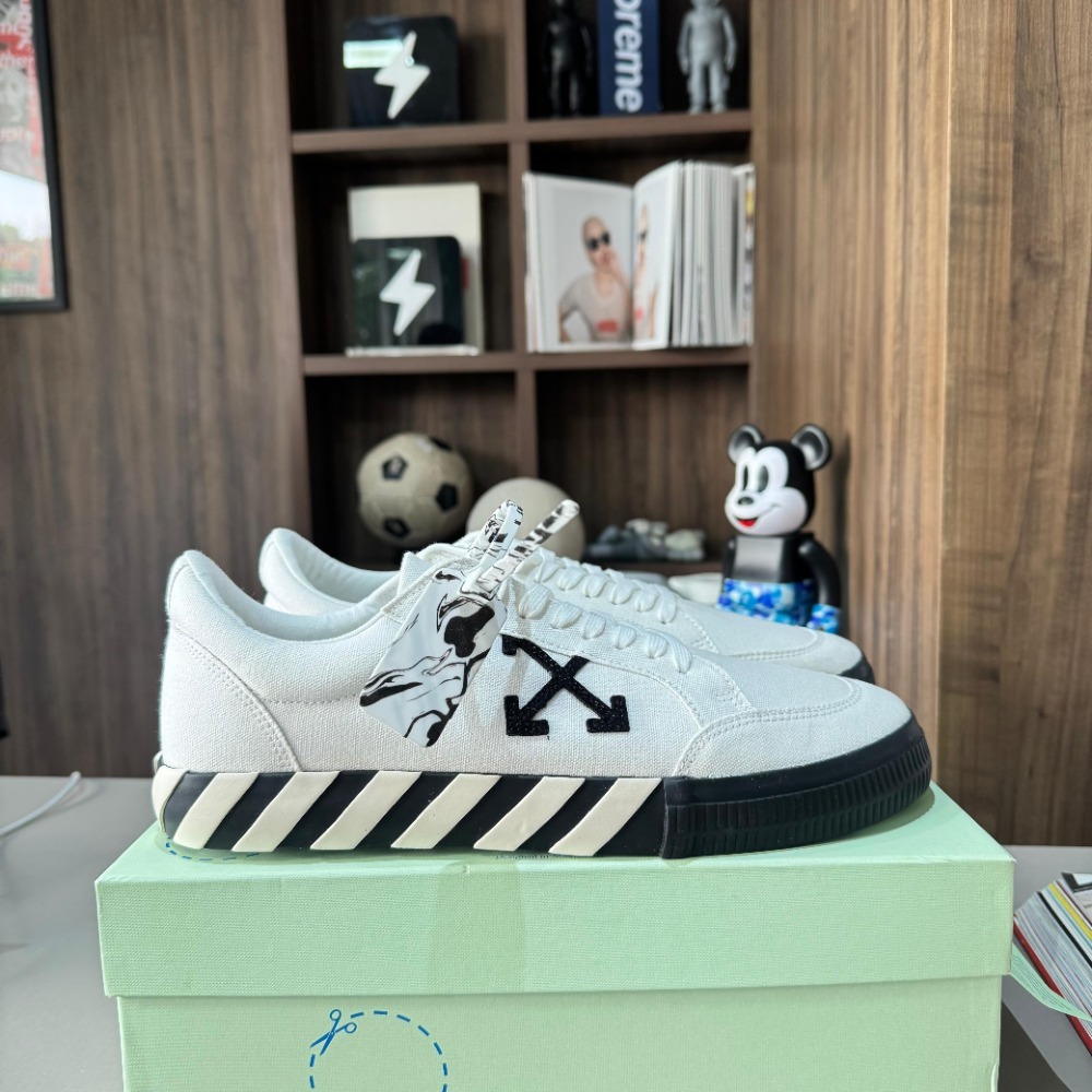 Off-White Vulcanized Low Canvas White Black — 46, Novo