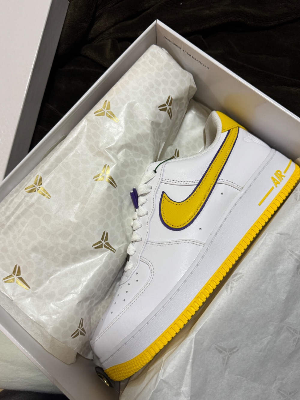 Kobe Bryant x Nike Air Force 1 Low Lakers Home — 37.5, Novo