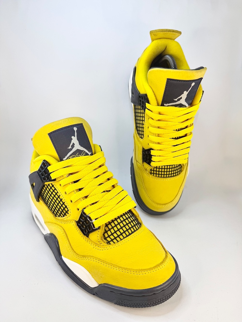 Air Jordan 4 Lightning — 38, Usado